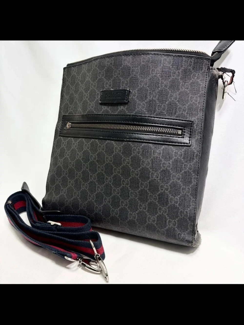 Gucci Men's Messenger Bag in Black and Navy Stripe